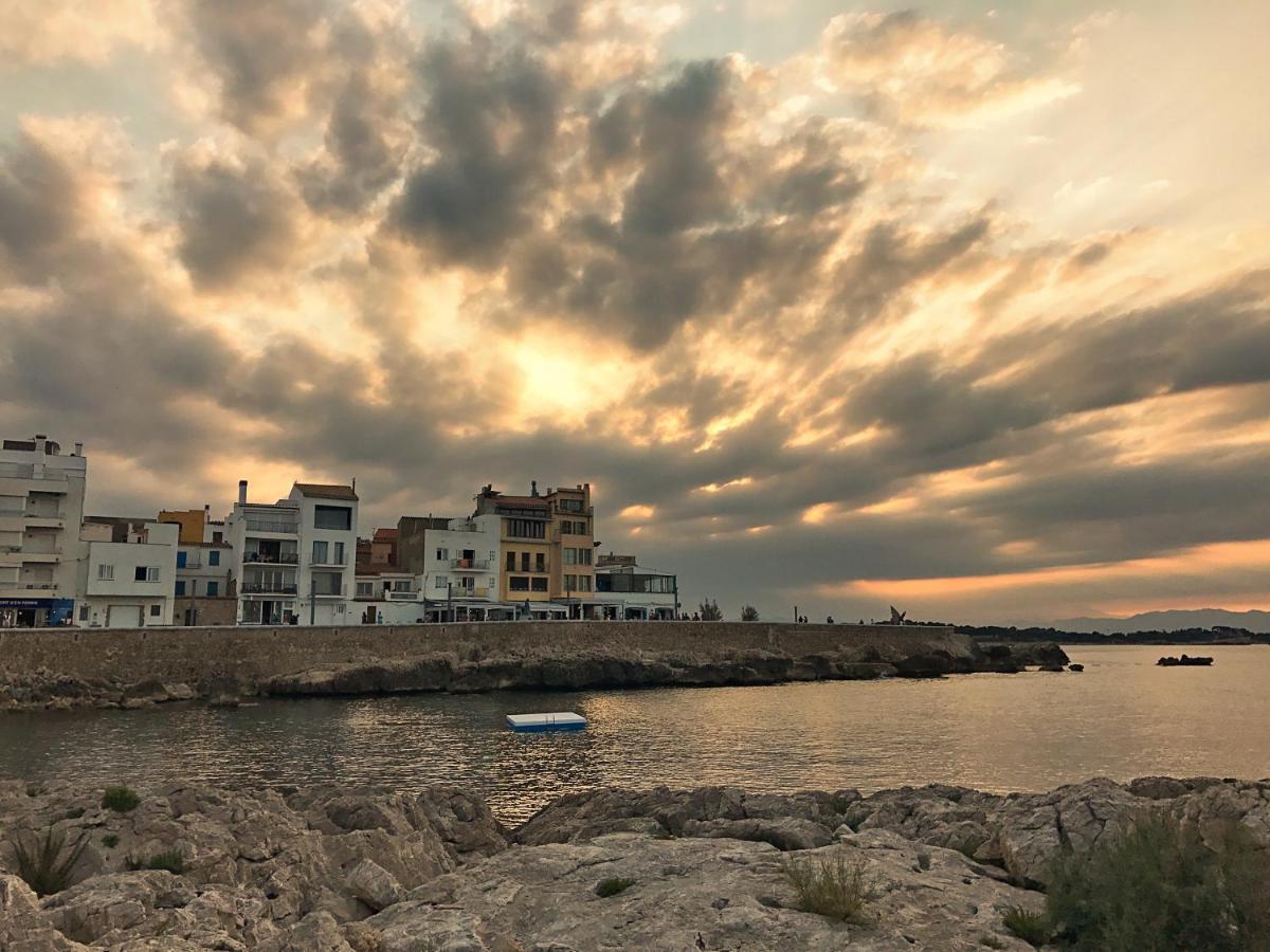 Lluisalbert L' Escala Exteriör bild